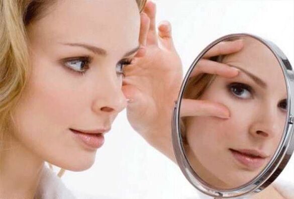 omladenie pokožky okolo očí ženy